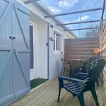 Feriehus Pavillon Renove Avec Terrasse Privative Au Coeur De Jard-sur-mer, Proche Plages Et Port - Fr-1-336-155
