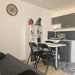 Pavillon Renove Avec Terrasse Privative Au Coeur De Jard-sur-mer, Proche Plages Et Port - Fr-1-336-155 Feriehus