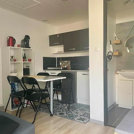 Pavillon Rénové Avec Terrasse Privative Au Cœur De Jard-sur-mer, Proche Plages Et Port - Fr-1-336-155 *